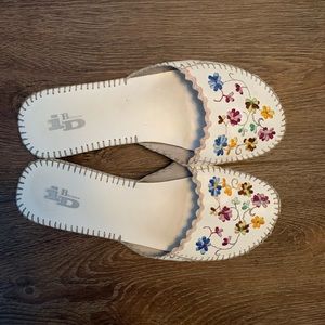 Browns slip on sandal